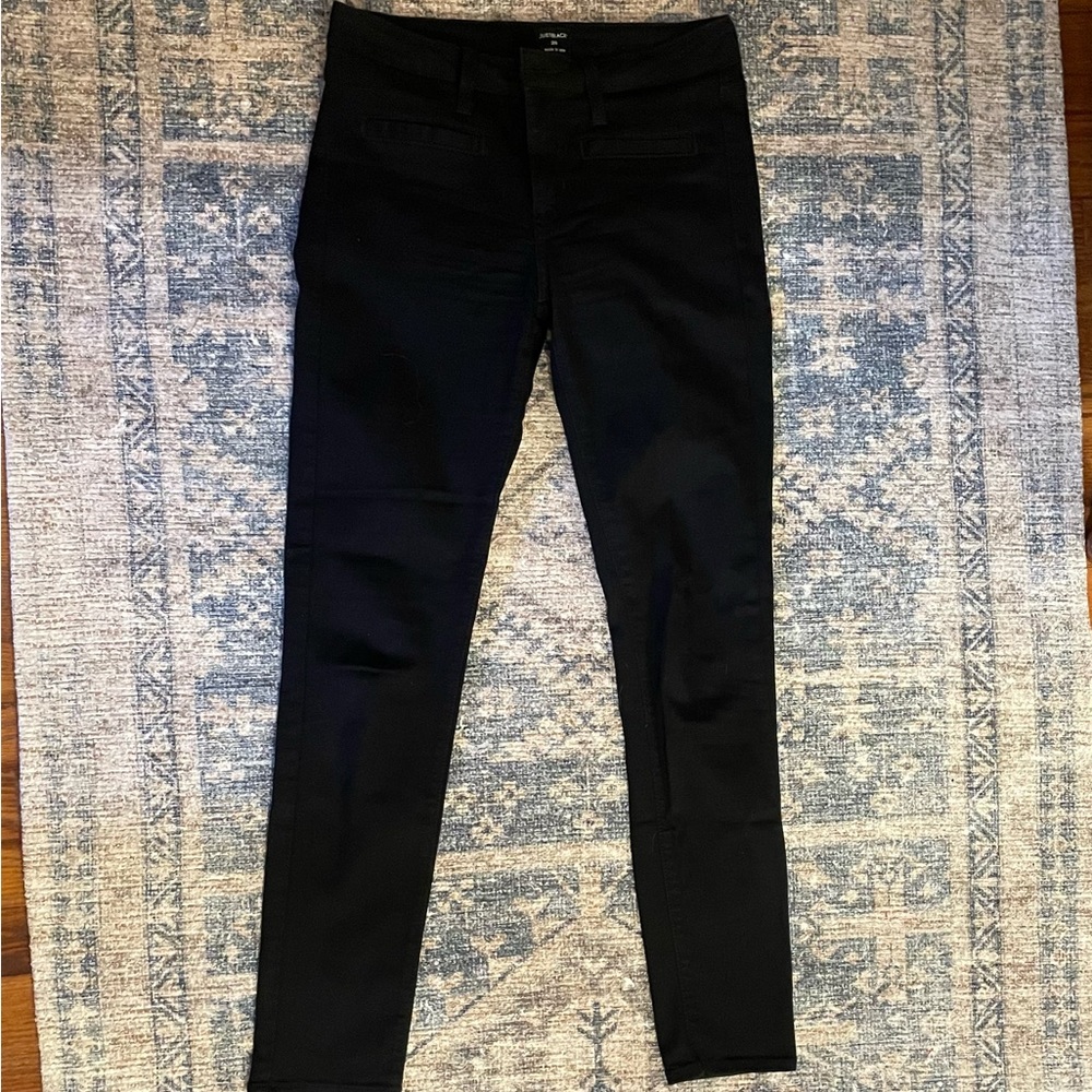 Just Black women's size 26 skinny ankle black jeans with faux sailor pockets